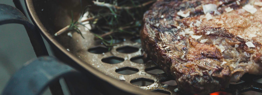 Capture flame-grilled flavor with the Solidteknics Barbecue Pan