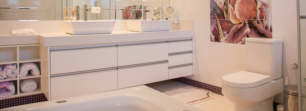 The Zero Waste Home: 11 Alternatives for Bathroom Essentials