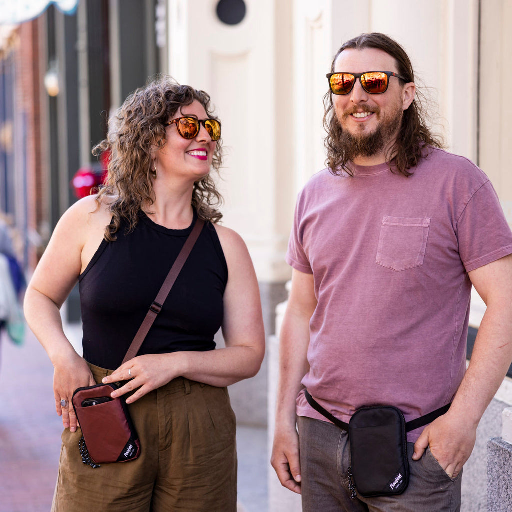 Portland Phone Bag with Couple